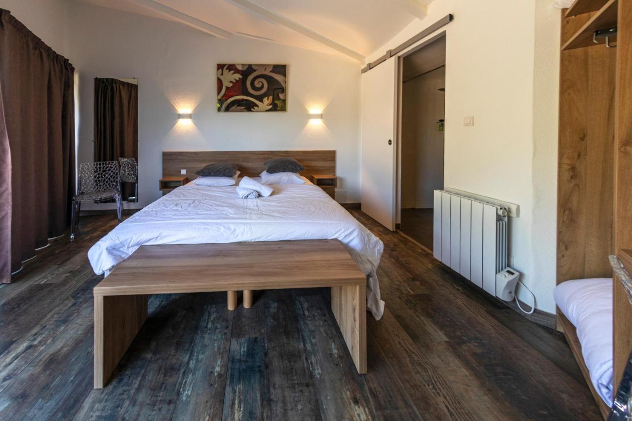 La Jalousie Hotel Saint-Aignan-de-Cramesnil Ngoại thất bức ảnh